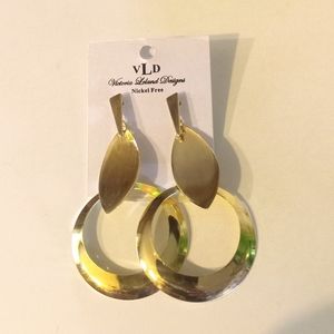 New Victoria Leland Designs Goldtone Dangle Earrings Pierced